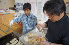 野菜がうまい！野菜たっぷりの「はちやの餃子」。たれをつけなくても美味しい餃子（お取り寄せ・通販可能）。